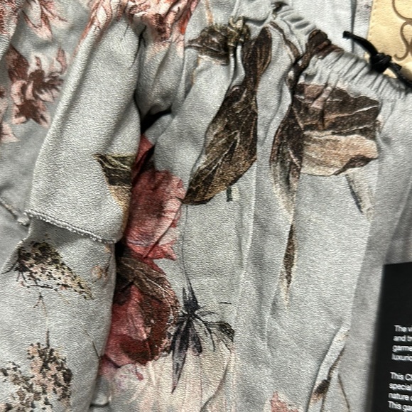 Gray Floral Off-Shoulder Top‎ - Picture 3 of 7